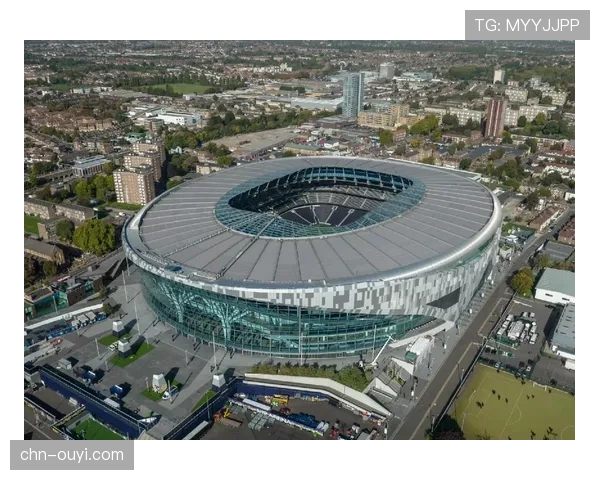 现场直击：托特纳姆热刺球场启用新一代环绕立体声系统提升氛围。