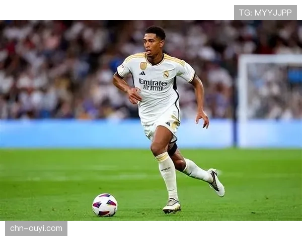 半决赛次回合:皇马开场3分钟利用战术角球由贝林厄姆首开纪录